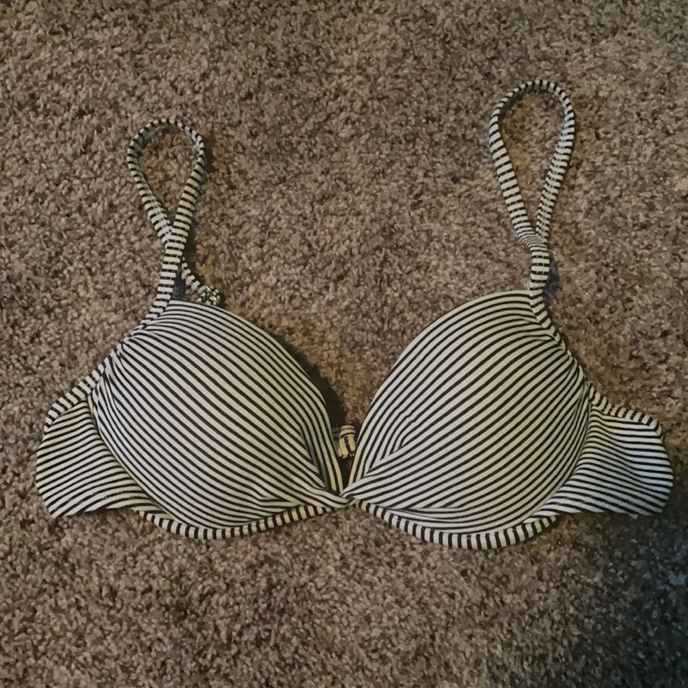 Xhilatation bathing suit top
